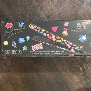 Black Sticker-Print Ceramic Hair Straightener - LOVE Design